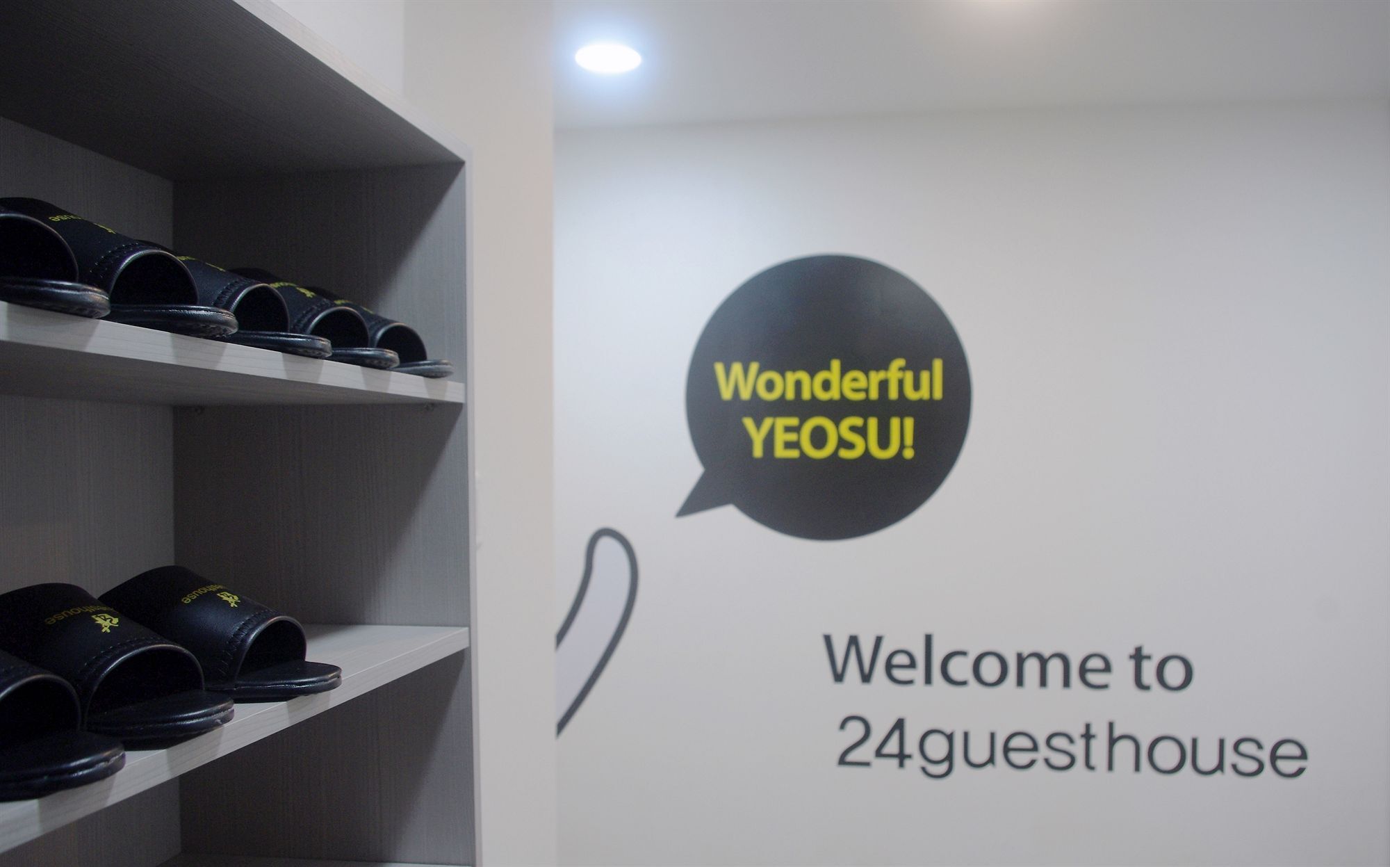 24 Guesthouse Yeosu Extérieur photo