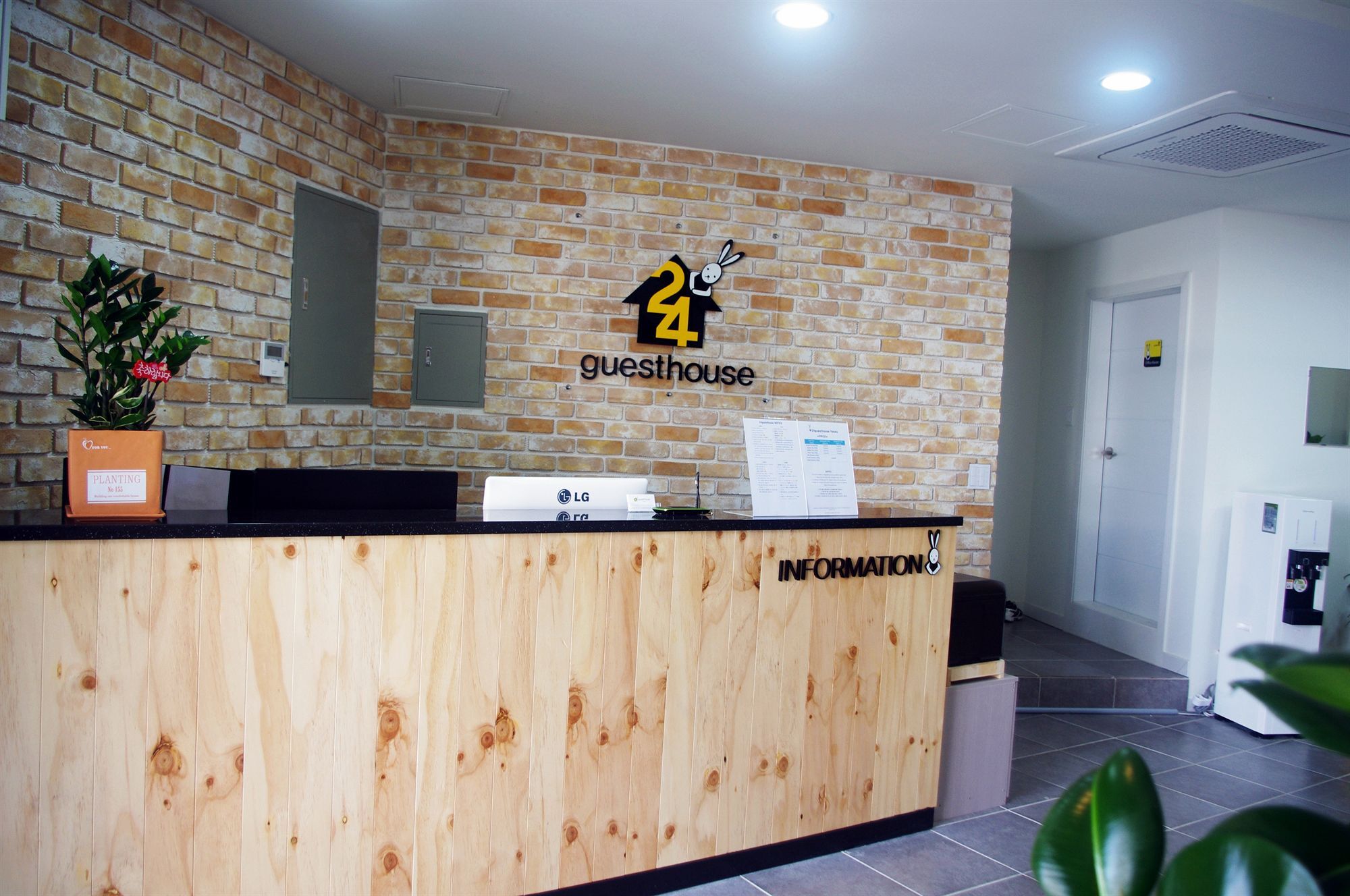 24 Guesthouse Yeosu Extérieur photo