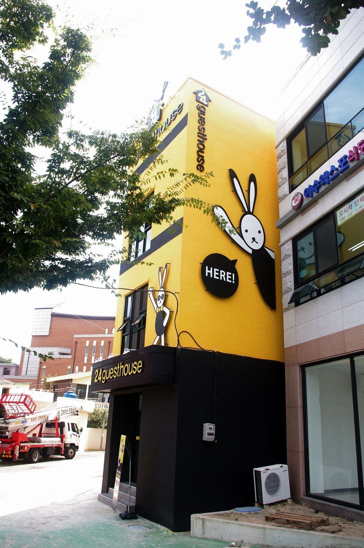 24 Guesthouse Yeosu Extérieur photo