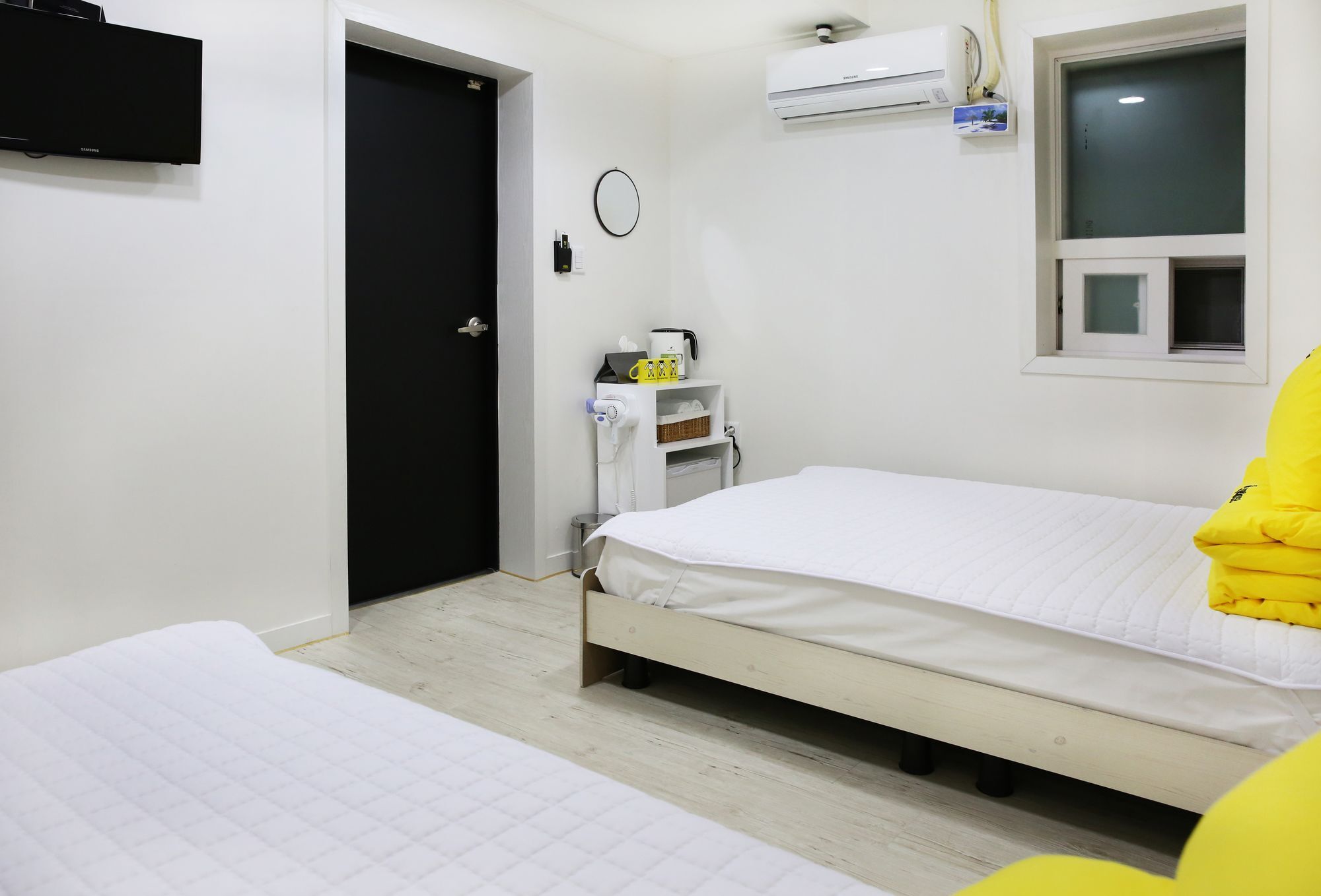 24 Guesthouse Yeosu Extérieur photo