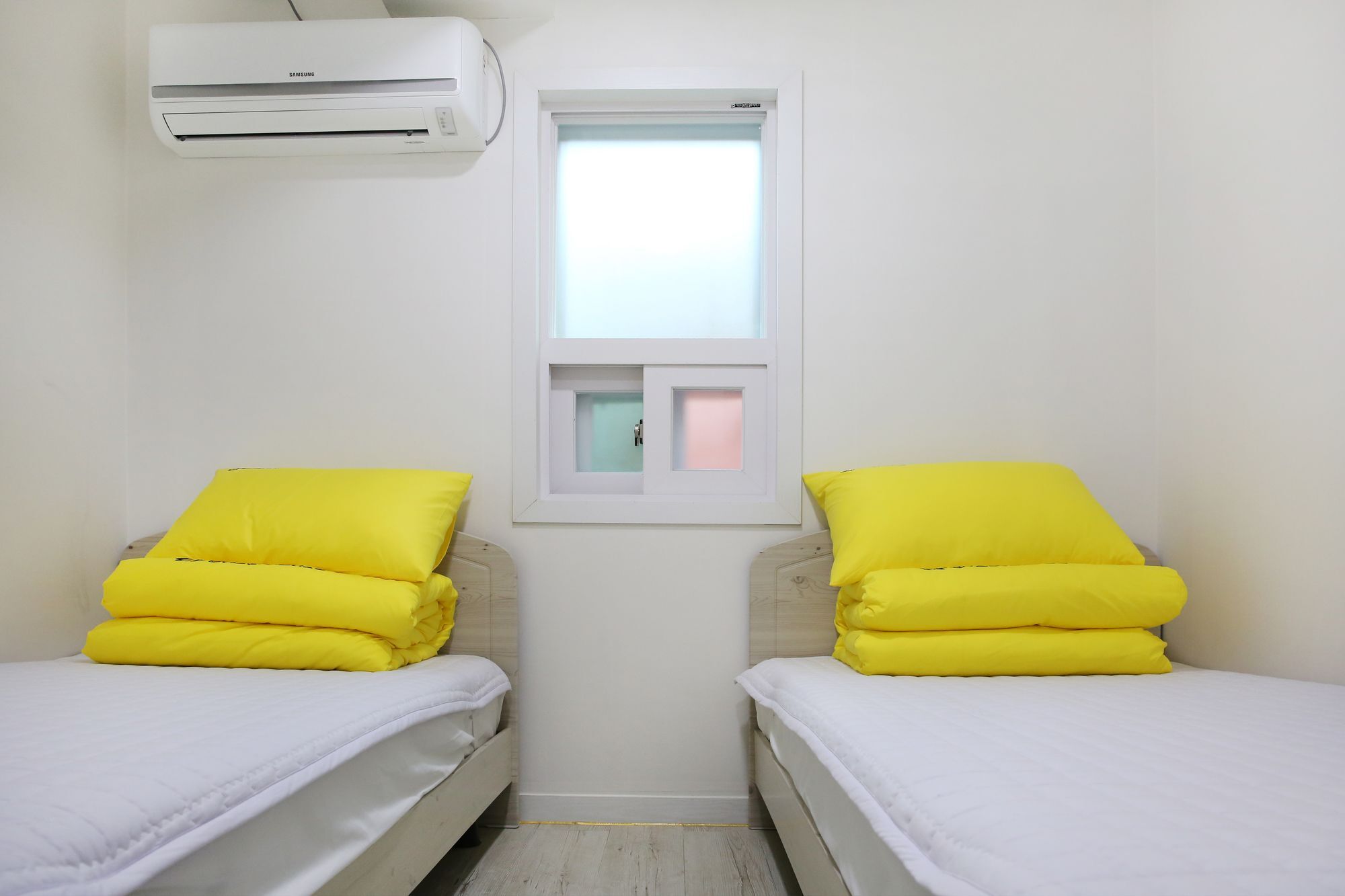 24 Guesthouse Yeosu Extérieur photo