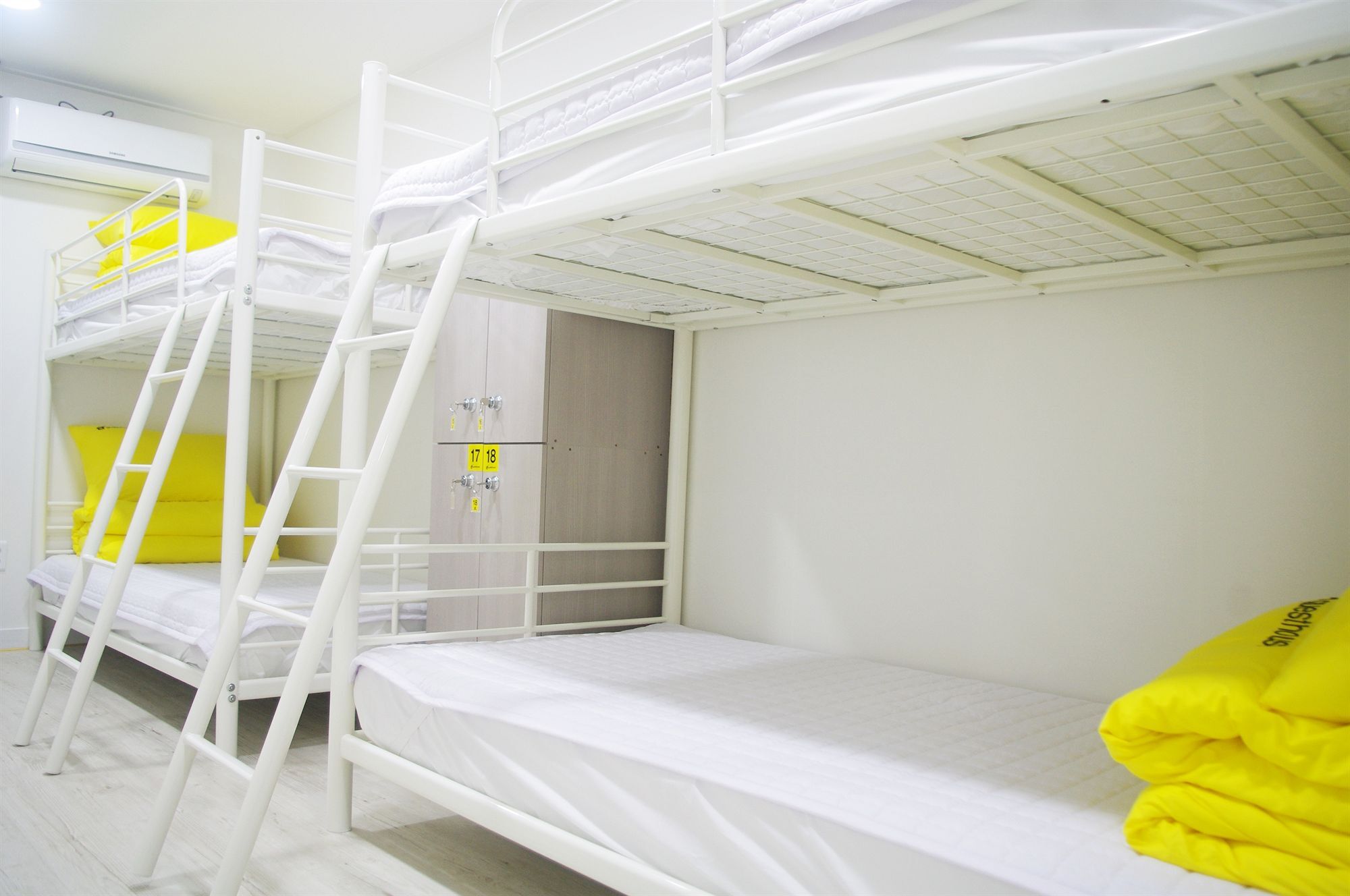 24 Guesthouse Yeosu Extérieur photo